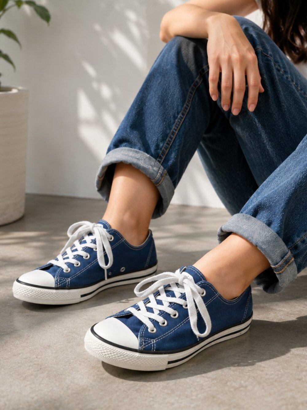 Converse Chuck Taylor All Star Blue Canvas Low-Top Sneakers – Women’s Size 8